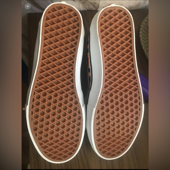 Vans X Thrasher Skate Sk8-Hi Shoe - Picture 5 of 5